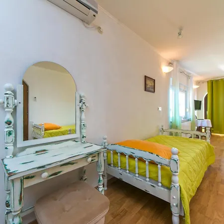Adria Brela Apartments Chambre photo