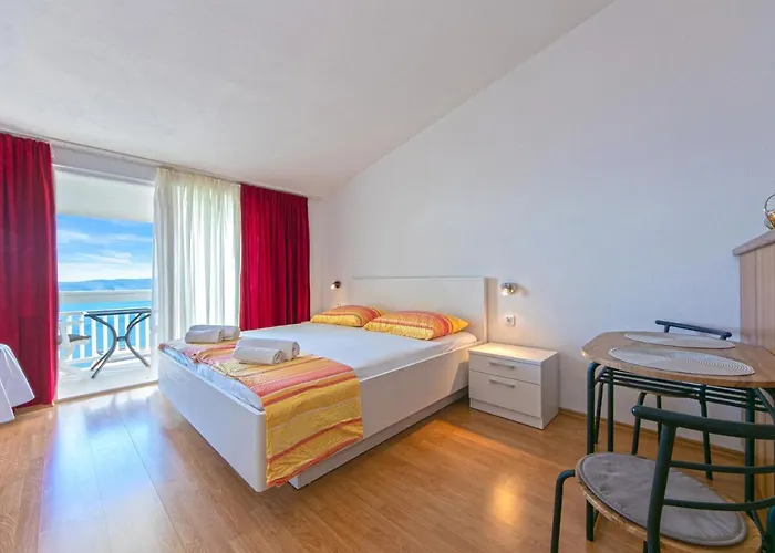 Adria Brela Apartments